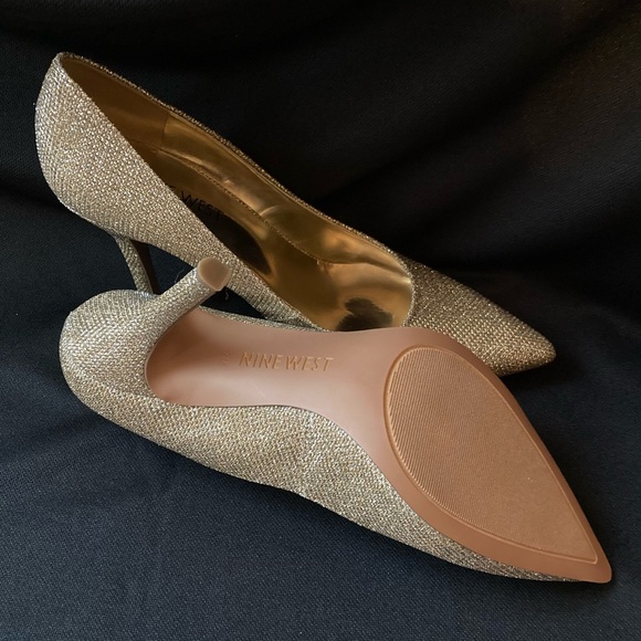 👠NWOT Nine West 7M Glittery Gold Heels - Picture 4 of 5